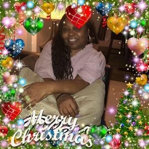 Meet your Posher, Edith